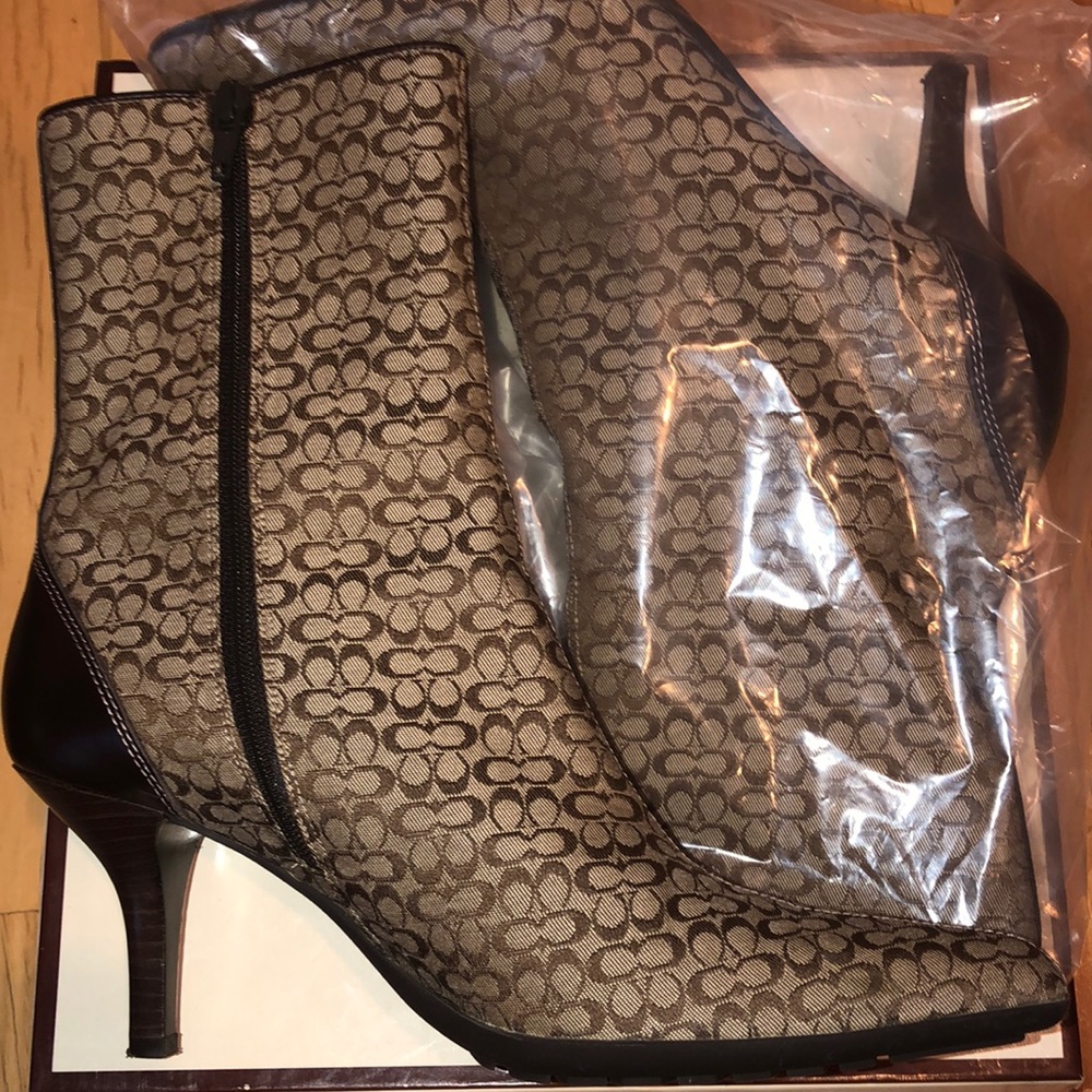 Women’s coach jeri mini logo boots